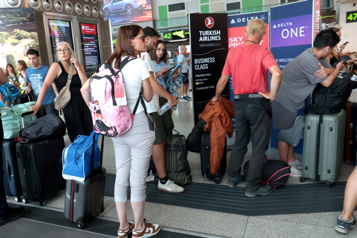 Etna: Catania Airport – sectors closed; arrivals restricted until 2.00 pm Etna: Catania Airport – sectors closed; arrivals restricted until 2.00 pm