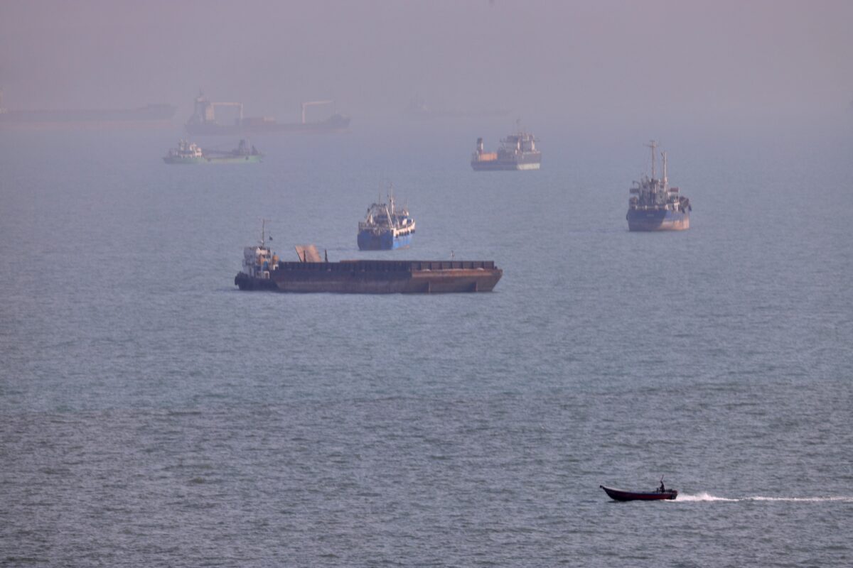 Iran: ship hit by projectile while transiting the Strait of Hormuz