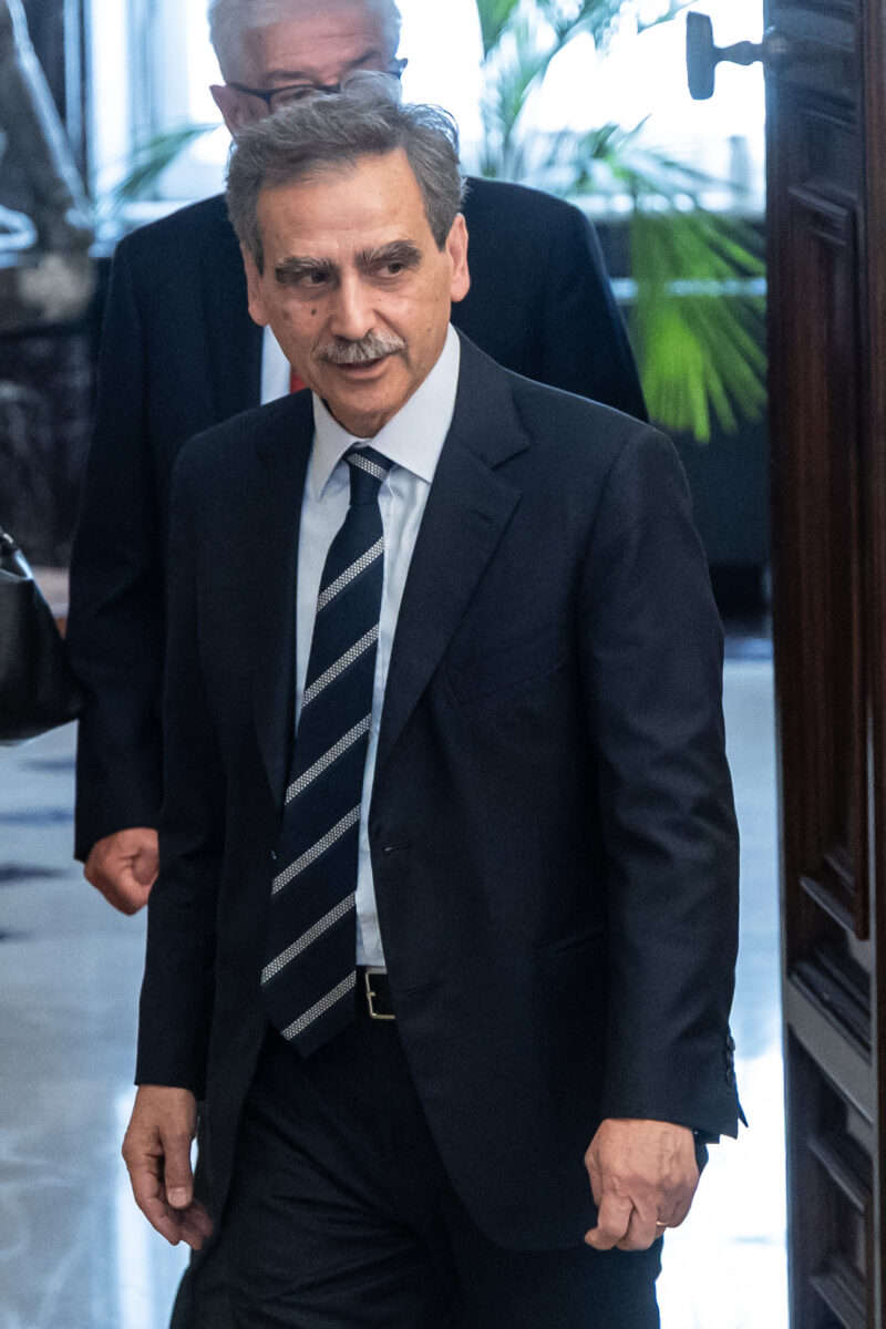 Mps launches dual offer for Bpm and Banca Generali worth 34 billion euros Mps launches dual offer for Bpm and Banca Generali worth 34 billion euros
