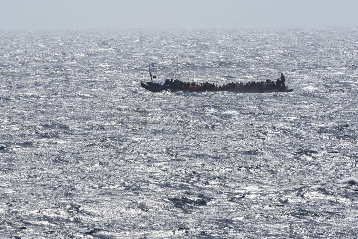 Migrants: NGO reports 83 dead, including a baby, in shipwreck near the Canary Islands