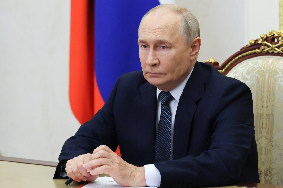 Ukraine: Putin halts attacks on Kyiv for 3 days for visit by US envoys Ukraine: Putin halts attacks on Kyiv for 3 days for visit by US envoys