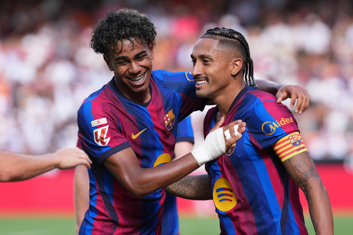 Football: La Liga – Barcelona run riot in Valencia, winning 5-0 Football: La Liga – Barcelona run riot in Valencia, winning 5-0