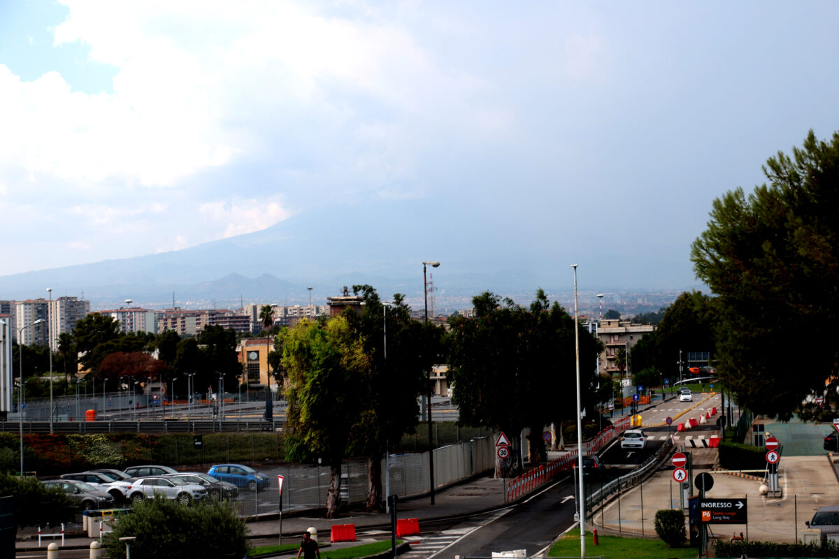 Etna: ash plume currently being emitted; red alert for aviation Etna: ash plume currently being emitted; red alert for aviation