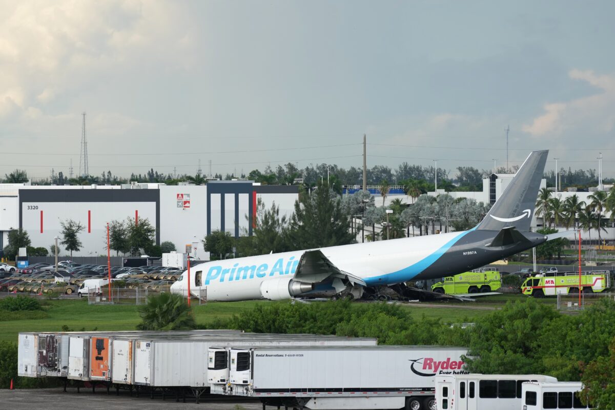 US: Amazon cargo plane crashes in Miami, at least 5 dead US: Amazon cargo plane crashes in Miami, at least 5 dead