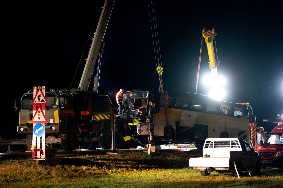 Switzerland: Police report 5 dead and 40 injured in tourist coach crash
