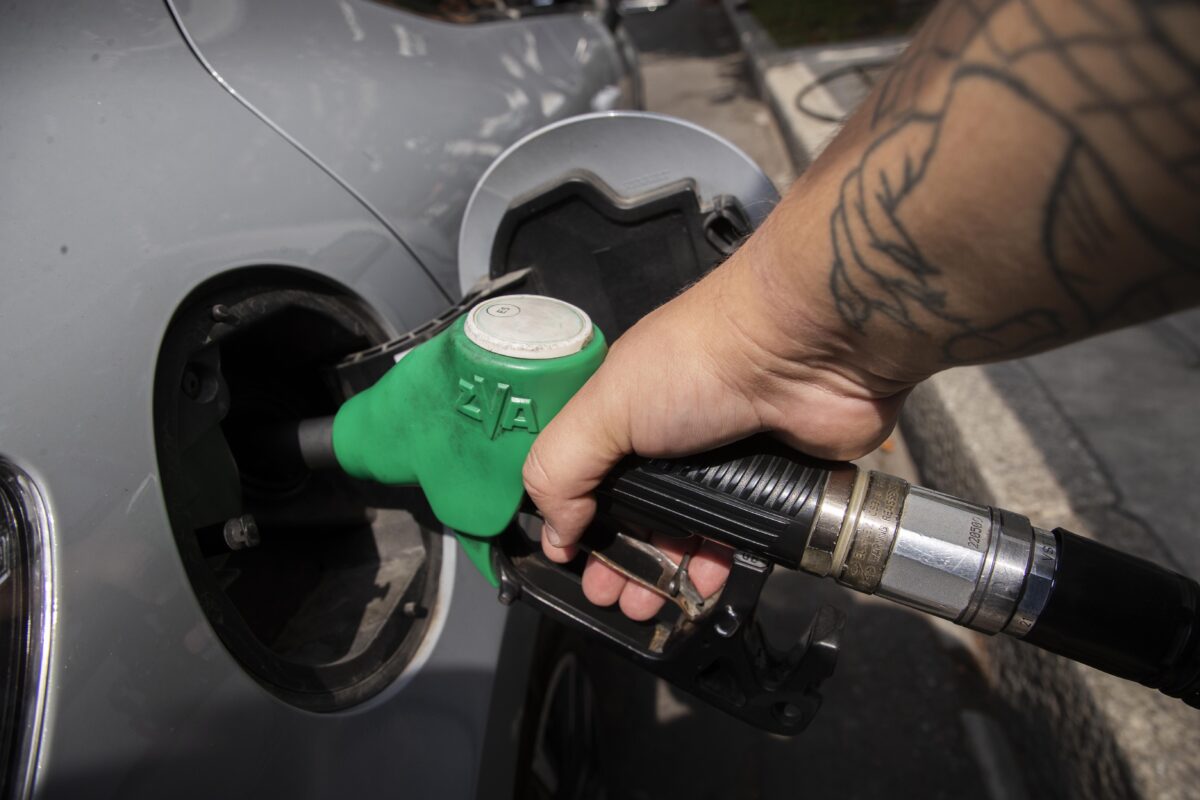 Fuel: average self-service petrol price at 2,105 euros; diesel at 2,214 euros