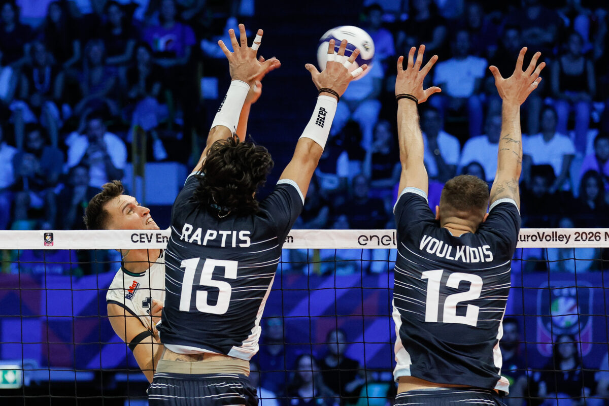 European Volleyball Championships: Italy beat Greece 3-0
