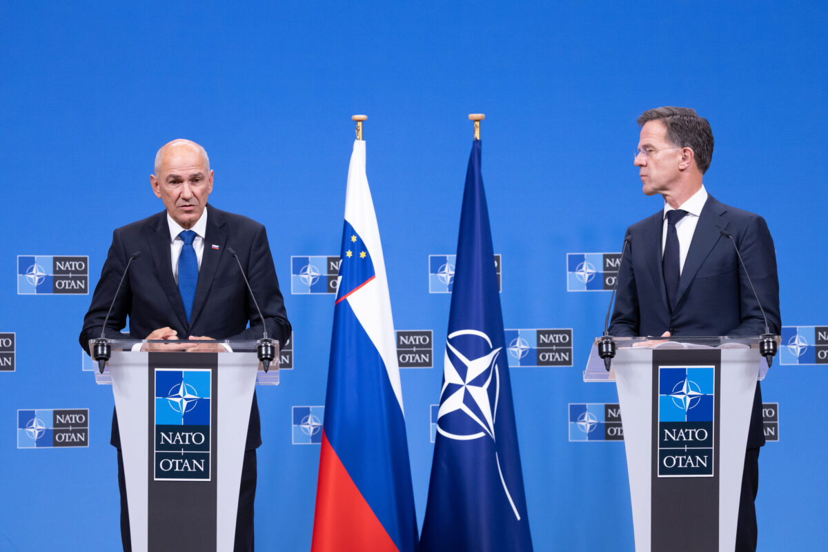 Ukraine, Rutte: ‘The attack on the train shows just how desperate Putin is’ Ukraine, Rutte: ‘The attack on the train shows just how desperate Putin is’