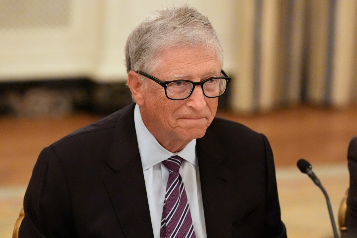 Bill Gates: “Governments and multinationals should use it to tackle inequality”