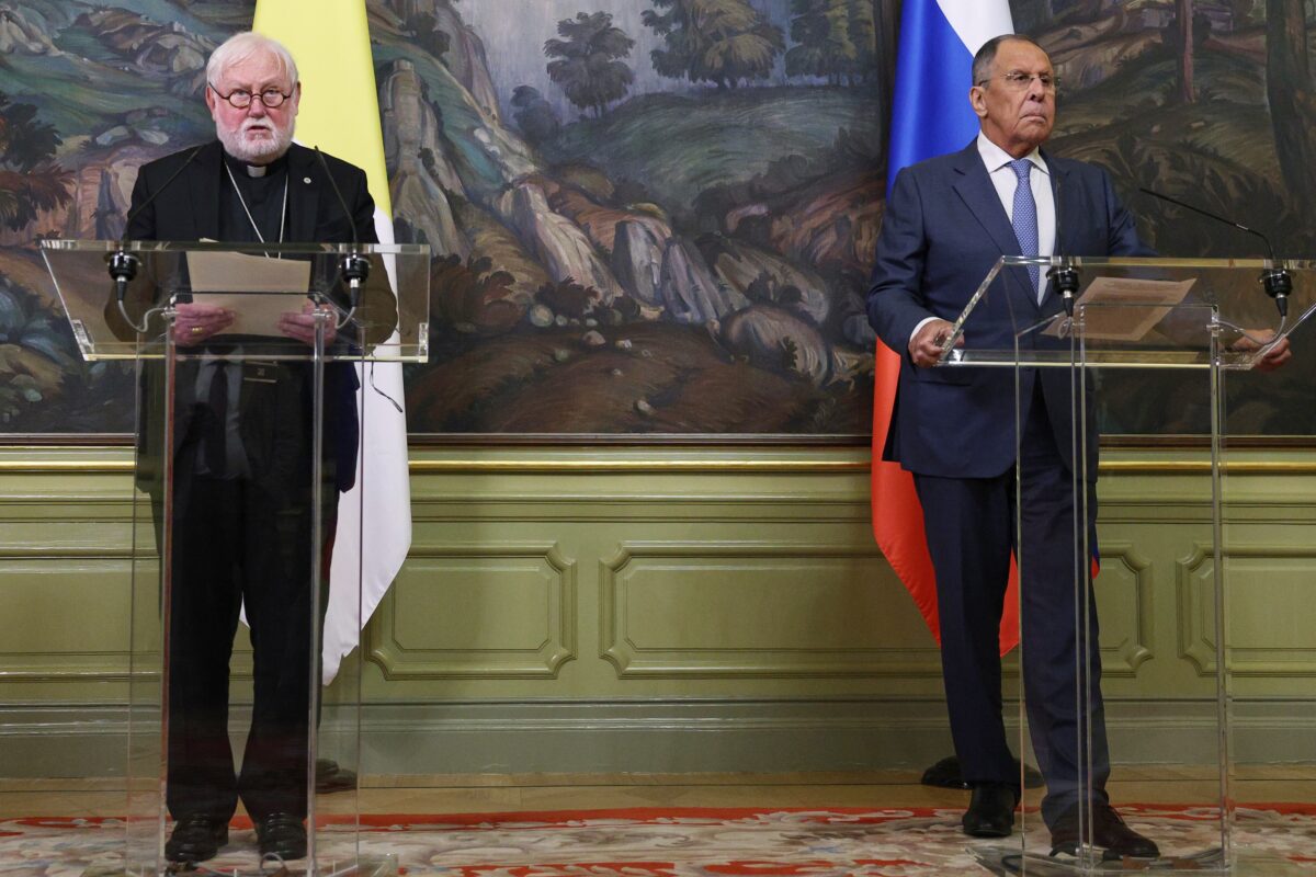 Vatican, Monsignor Gallagher: “States should renounce nuclear weapons”